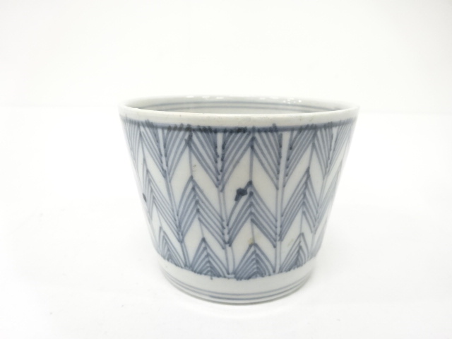 JAPANESE CERAMICS / KOIMARI / SOBA CHOKO CUP / BLUE & WHITE / ARROW FEATHER